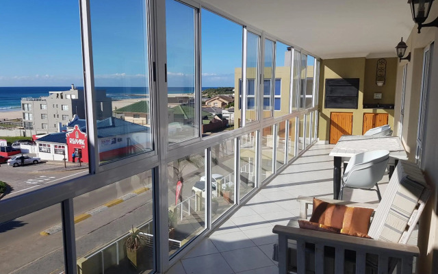 Main Beach Penthouse