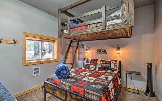 Modern Cabin - 2 Mi to Speelyi Beach!