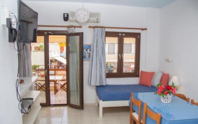 Zorbas Hotel Apartments & Studios