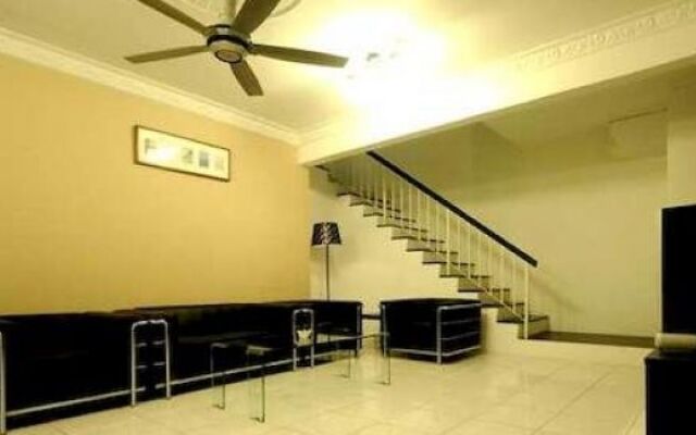 Leisure Home Stay - Gemilang