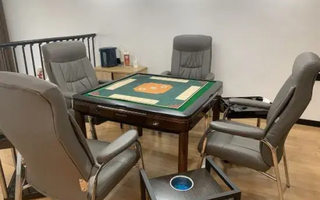 Yilong Anyun Hotel (Wuhan High-speed Rail Station Happy Valley Store)