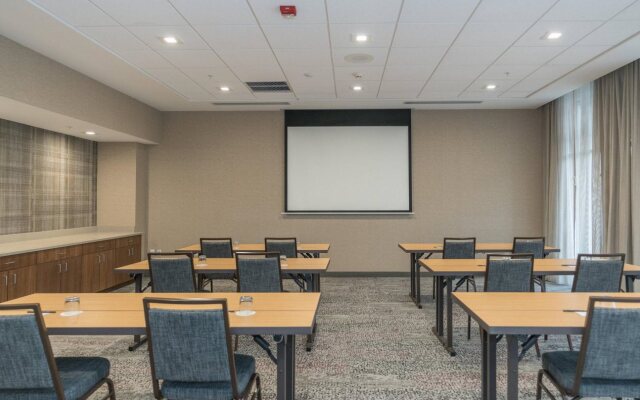 Courtyard by Marriott West Springfield