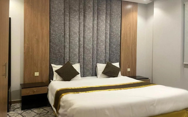 Apple Service Apartment