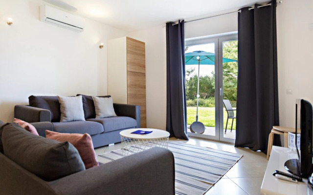 CG 11F - Garden - Cabanas Gardens