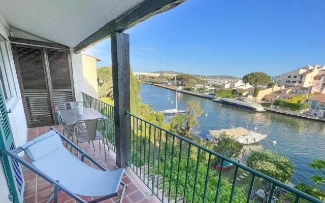 Air-conditioned Apartment Near Beach