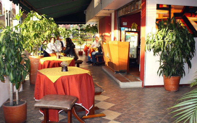 Charlies Place Hotel & Spa