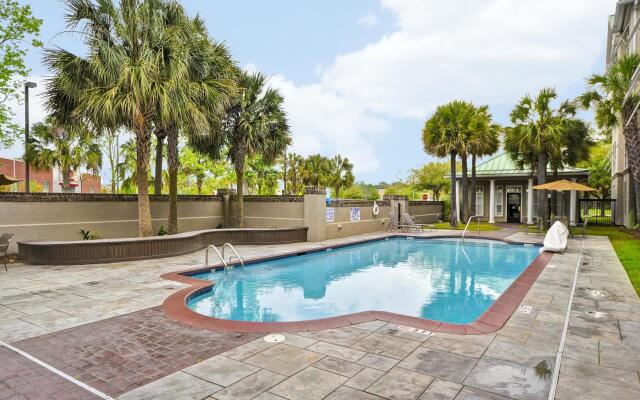 Hampton Inn & Suites Charleston/West Ashley