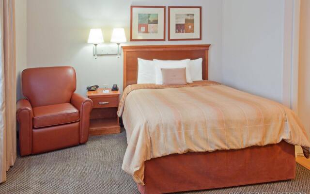 Candlewood Suites Houston Westchase/ Westheimer. by IHG