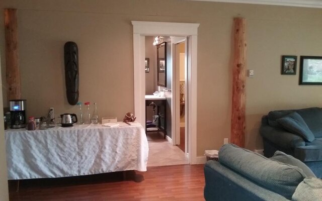 Beaver Hut Bed And Breakfast