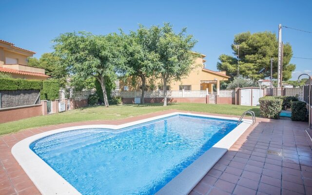 House Oliva 2 Km From The Beach (R76)
