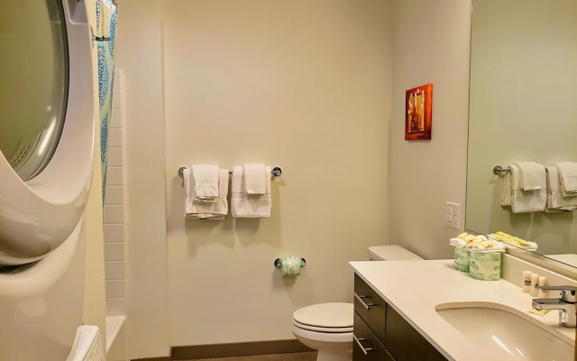 Pelicanstay in Pioneer Square