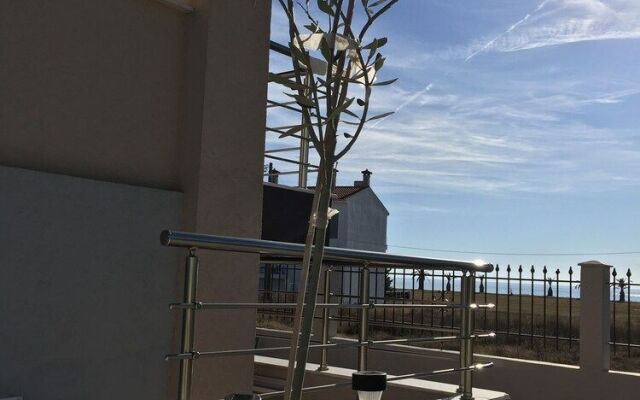 AM Beach House near Sea
