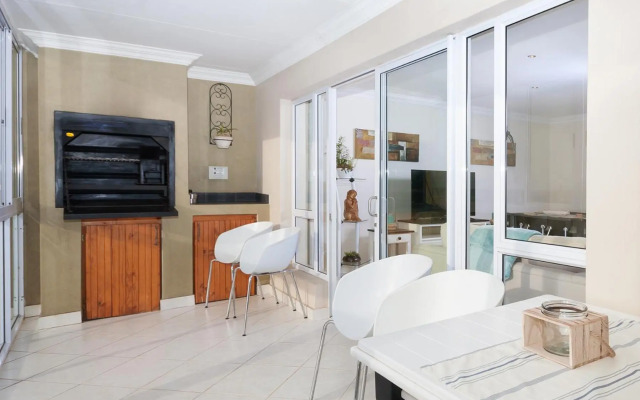 Main Beach Penthouse