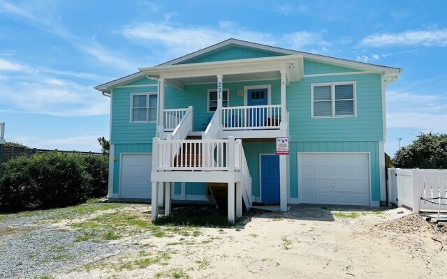 Close Enough 4 Bedroom Home by RedAwning