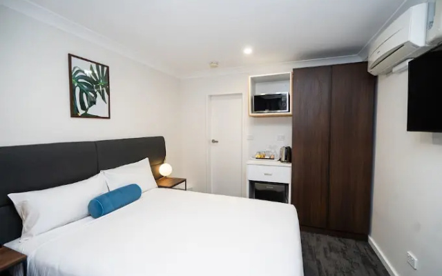 Littomore Hotel & Suites