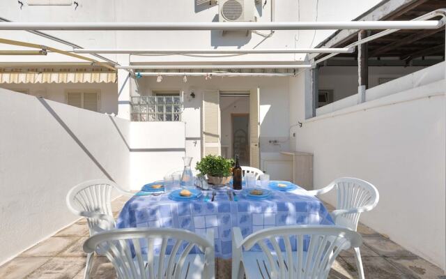 3222 Rita House by Barbarhouse