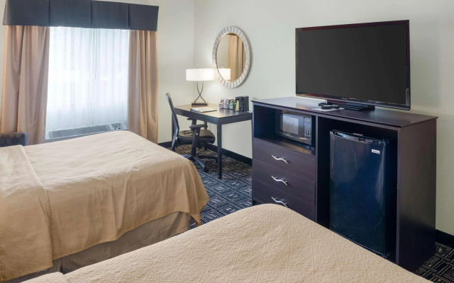 Quality Inn & Suites Mankato East