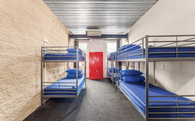 Summer House Backpackers Melbourne