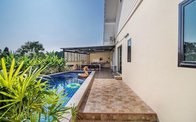 Great Green D Pool Villa