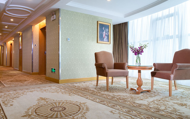 Vienna Hotel Shenzhen Longhua (Wanzhong City Branch)