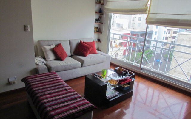 Private Bedroom in great Flat Miraflores