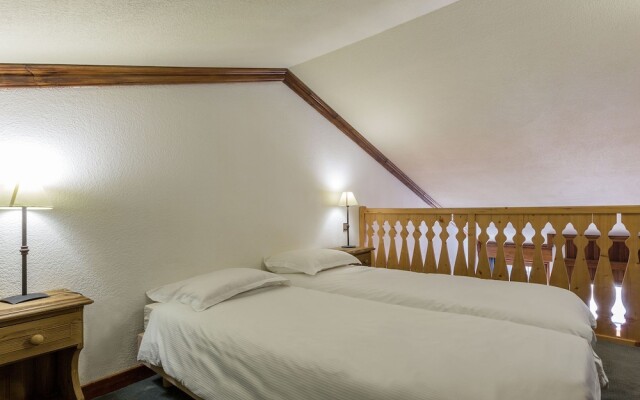 Savoyards and rustic apartment in the heart of Val d'Isère