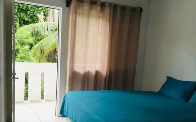 Room in Guest Room - Private Room With King Size bed