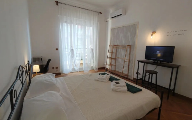 Dock Bay Lodge Hostel