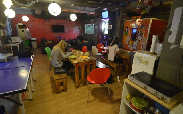 Kimchee Sinchon Guesthouse