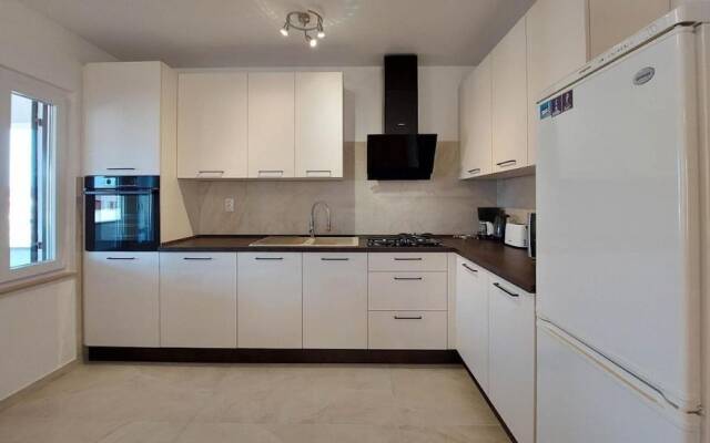 Fab - Spacious Terrace - A1