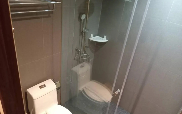 Collection O The Bangkok Airport Link Suite