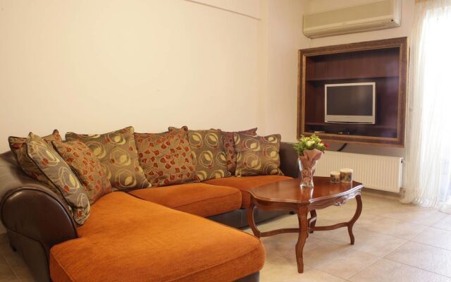 Spacious Family Apt in Sepolia Athens