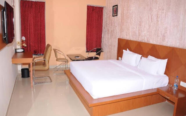 Gold Ray Residency