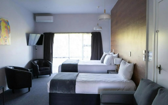Burwood Manor Motel