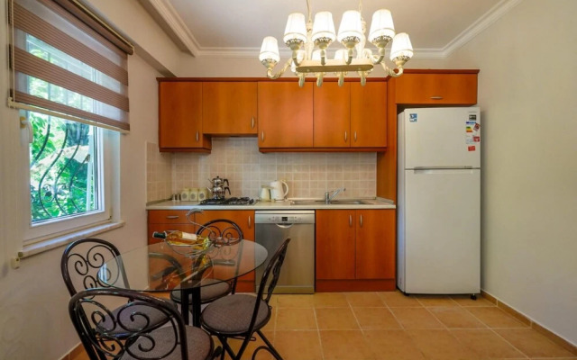 Peaceful Flat with Shared Pool in Camyuva Kemer