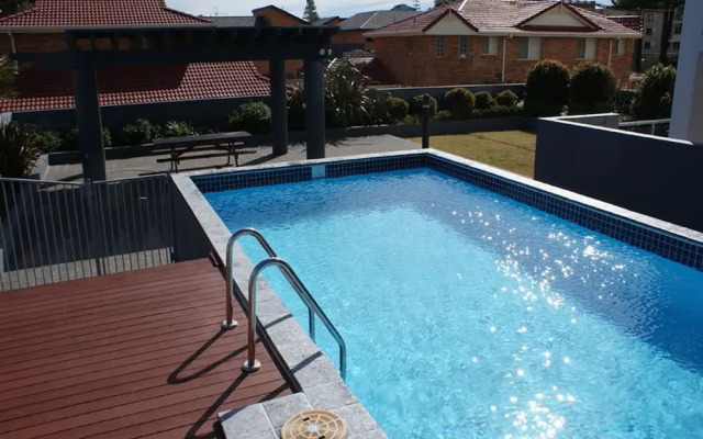 The Crest Penthouse 902