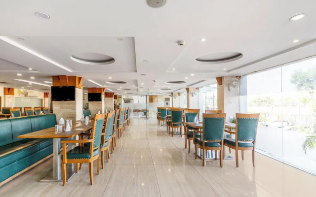 Treebo Premium Vinnie - Near Airport