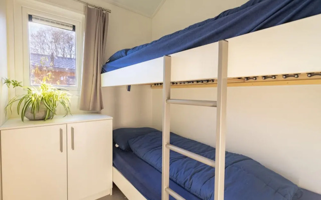 Comfortable Chalet With Microwave, Near Efteling