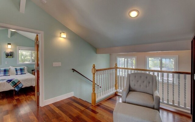 Paradise Ocean View 2 Bedroom Home by RedAwning
