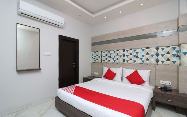 Oyo Flagship 29055 Megha Inn Charbagh