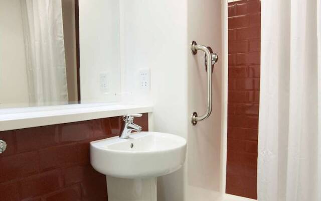 Travelodge Cardiff Atlantic Wharf Hotel