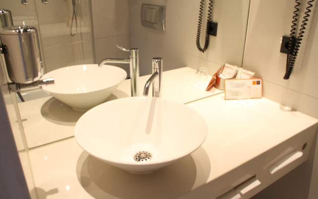 Kult Hotel