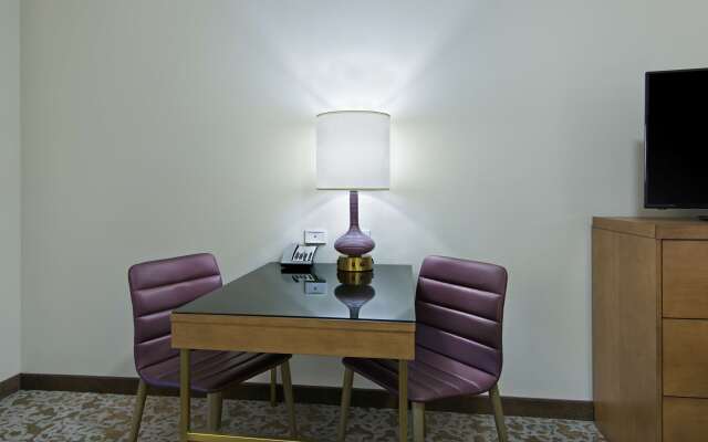 Oxford Suites Sonoma County