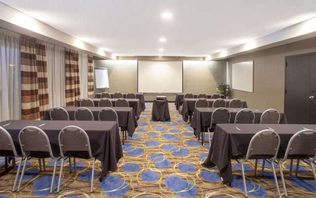 Wyndham Garden Fort Wayne