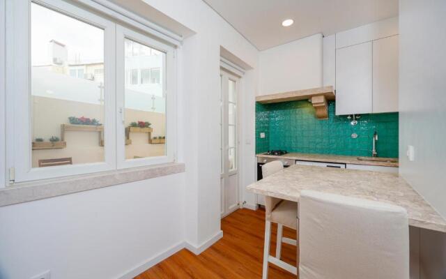 7ti7 Telhal apartment with a lovely Backyard