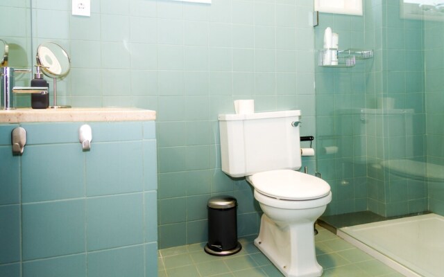 Liiiving - Downtown Balcony Apartment