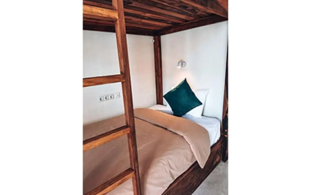 LMBK Surf Camp - Hostel
