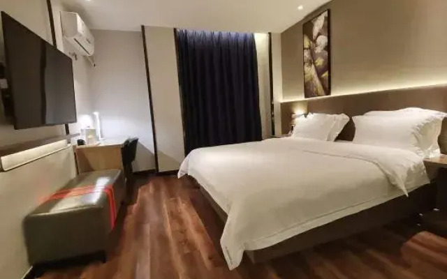 7 Days Premium Hotel (Xixian Government Road Store)