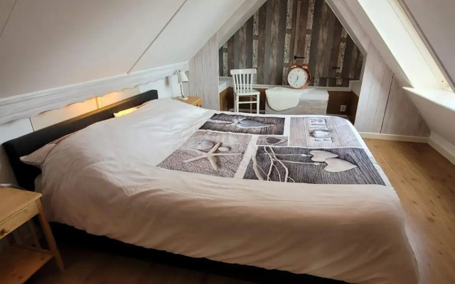 Holiday apartment with free parking Boven Jan Enkhuizen