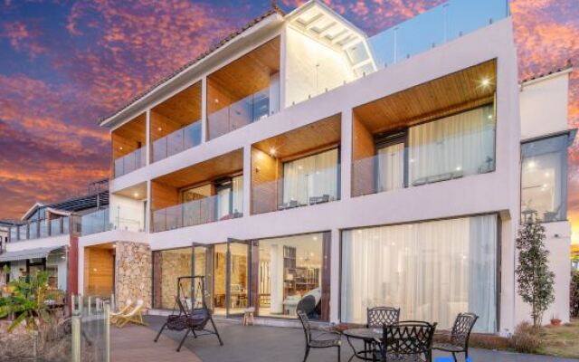 Puyuman Lake View Inn